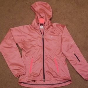 Women's Nike Pink Storm Fit Windbreaker size Small w/removable hood